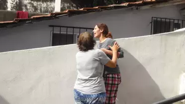Yufka açan kadın çatıdan düştü, kızı sinir krizi geçirdi
