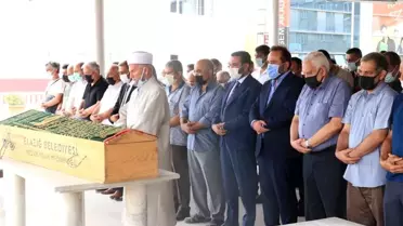 Elazığ'da trafik kazasında hayatını kaybeden 6 yaşındaki Berat, son yolculuğuna uğurlandı