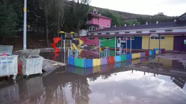 Kangal ilçesinde sağanak etkili oldu