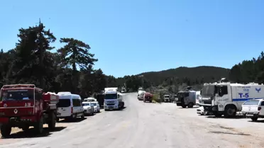 Emniyet Genel Müdürlüğünün gezici aşeviyle yangın bölgelerinde sıcak yemek dağıtılıyor
