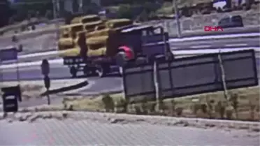 Son dakika haber: HAFİF TİCARİ ARACIN ÇARPTIĞI LEYLEK, ÖLDÜ