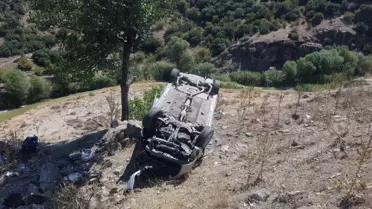 Manisa'da şarampole devrilen otomobildeki 3 kişi yaralandı