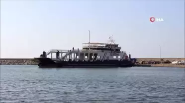 Mahsur kalan tatilcilerin tahliyesi için gelen feribot ilk seferini yaptı