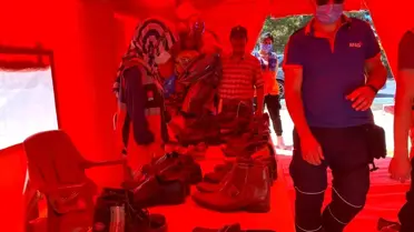 Son dakika haber... Satmak için aldığı ayakkabıları sel bölgelerine bağışladı