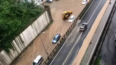 Rize'de şiddetli yağış nedeniyle şehir merkezini su bastı