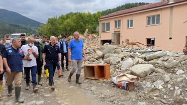 Son dakika haberleri... Ulaştırma ve Altyapı Bakanı Karaismailoğlu, Babaçay köyünde inceleme yaptı