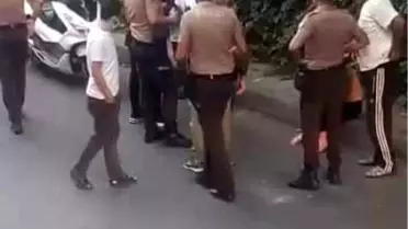 Küçükçekmece'de evden çıkan hırsızları bekçiler yakaladı