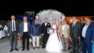 Siyasileri bir araya getiren düğün