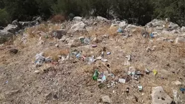 Bodrum'da sahil ve yol kenarlarında yapılan çevre temizliğinde 1 ton atık toplandı