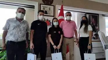 Milli karateci, Başkan Topaloğlu ile bir araya geldi