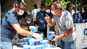 10 bin kişilik aşure kısa sürede tükendi
