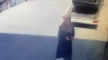 MAHALLELİ VE İTFAİYE KURTARMIŞTI; ÇEKİCİNİN KADINA ÇARPTIĞI GÖRÜNTÜLER ORTAYA ÇIKTI