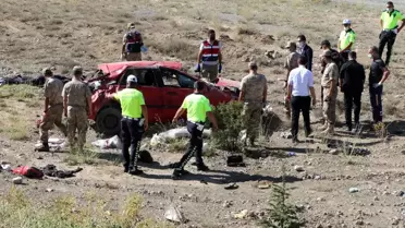 Şarampole uçan otomobilde bulunan anne ve oğlu hayatını kaybetti