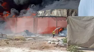 Mardin'de plastik üretim fabrikasında yangın