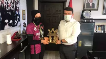 Kavaklı bilek güreşi sporcusu Esma Demir'in başarısı