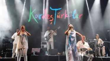 Kardeş Türküler 'barış' için söyledi