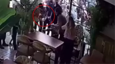 Karpuz yerken boğulma tehlikesi geçirdi! 6 aylık minik Beren'in hayatını öğle yemeğine çıkan doktor kurtardı