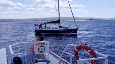 Yakıtı biten ve sürüklenen yelkenlideki 2 kişi kurtarıldı