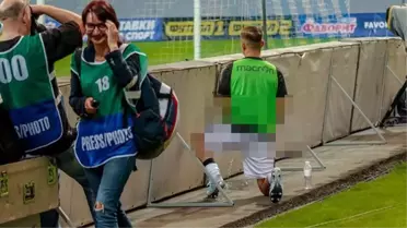 Fenerbahçe'nin Yunan yıldızı Pelkas, saha kenarına idrarını yaptı