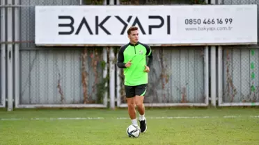 Bursaspor'un milli futbolcuları geri döndü