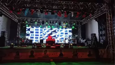 'YAZFEST' DERYA ULUĞ İLE BAŞLADI