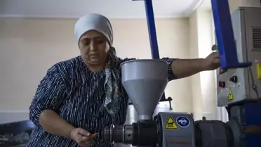 Devletten aldığı destek ile çitlembik yağı üretti, kilosu 200 liradan satılıyor