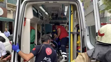 Fatih'te alevlerin arasında kalan yaşlı kadını itfaiye kurtardı