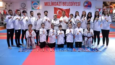 Melikgazi Taekwondo Takımı başarıdan başarıya koşuyor