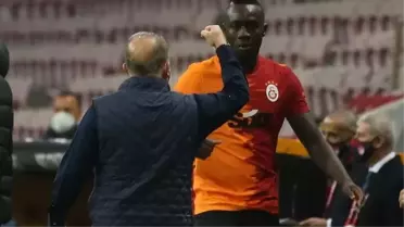 Yedek kulübesine çekilen Diagne, Fatih Terim'i hedef alan bir paylaşımda bulundu