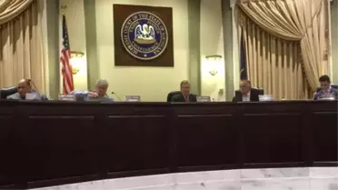 ABD'de çirkin olay! Ida kasırgası toplantısında ekranlarda cinsel içerikli yayın yapıldı