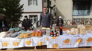 Sakin şehir Şavşat'ta yöresel ürünler tüketiciyle buluştu