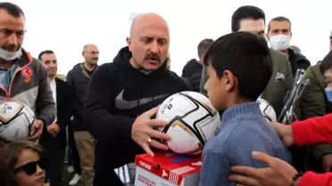 Ağrı Spor'dan çocuklara malzeme desteği