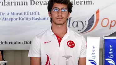 Paletli Yüzme Açık Su Dünya Şampiyonu Derin Toparlak'ın tarihi başarısı