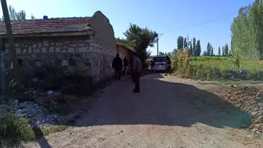 Baskın yapılan besihanede uyuşturucular çuvalın içinde bulundu