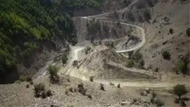Muş'ta terörden arındırılan bölgede altyapı ve yol çalışmaları sürüyor