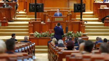 Romanya'da siyasi kriz: Hükümet düştü