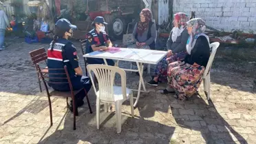 Bilecik'te bayan jandarma ekipleri KADES uygulamasını tanıttı