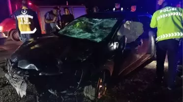 Otomobilin çarptığı kaya parçası cama saplandı; karı-koca yaralandı
