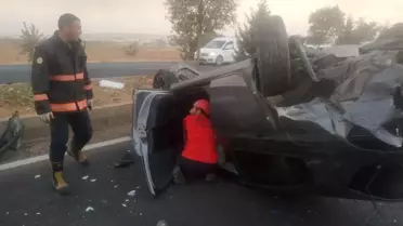 Şanlıurfa'da çarpışan iki otomobildeki 4 kişi yaralandı