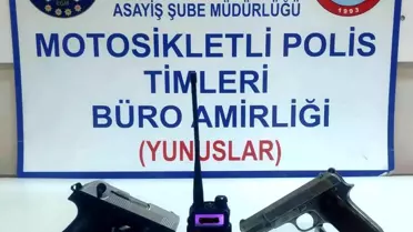 Kütahya'da 2 ruhsatsız tabanca ve 1 telsiz ele geçirildi