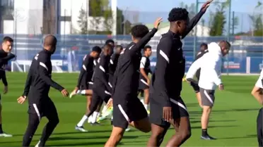 PSG Kadrosu Ligue 1'de Oynayacağı Maça Hazırlanıyor