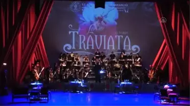'La Traviata'dan uyarlanan rejili konserin prömiyeri yapıldı