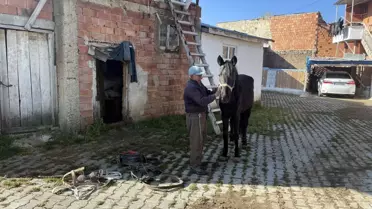 Atıyla aşındırdığı yollarda 54 yıldır köy köy gezip çerçilik yapıyor