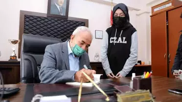 Vakkasoğlu'ndan gençlere tavsiye: 'Akif dede gibi yaşayın'