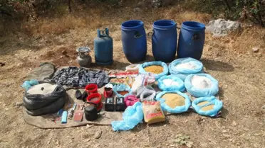 PKK'lı teröristlere ait yaşam malzemeleri ele geçirildi