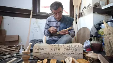 Taraklı'nın coğrafi işaretli şimşir tarağı ve kaşığı ustaların elinde geleceğe taşınıyor
