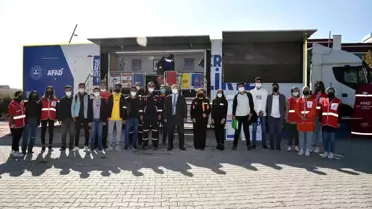 Rektör Ak, öğrencilerle deprem simülasyon eğitimine katıldı