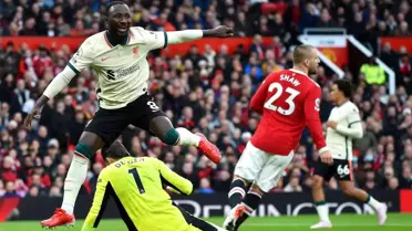 Muhammed Salah şov yaptı, Liverpool Manchester United'ı dağıttı