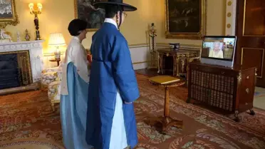 Kraliçe II. Elizabeth'in hastaneden çıktıktan sonraki ilk görüşmeleri