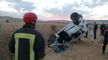 Konya'da yoldan çıkarak devrilen otomobildeki 2 kişi öldü,1 kişi yaralandı
